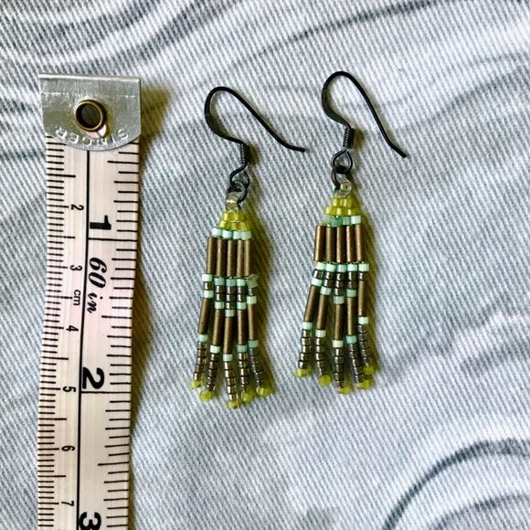 tiny seed bead earrings - Picture 2 of 4